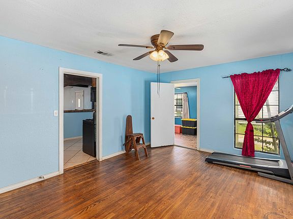 4th image of 1015 San Benito Dr