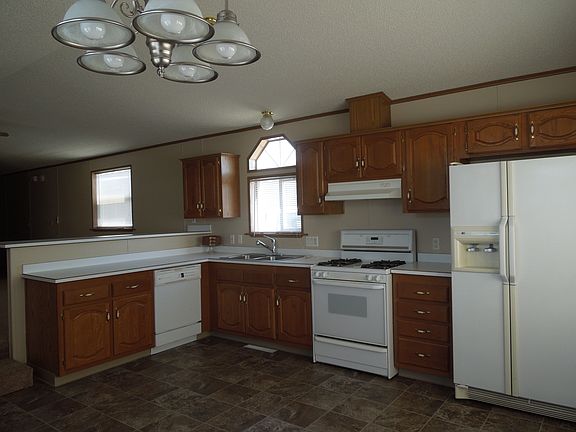 4th image of 181 S Hawthorn Dr