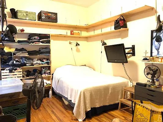 Rented by Lang Realty LLC | media 4