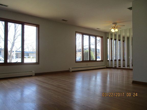 5th image of 10832 Laporte Ave
