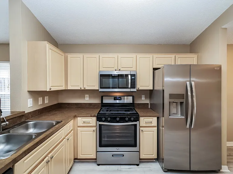 6719 Summer Cove Dr — Photo 6