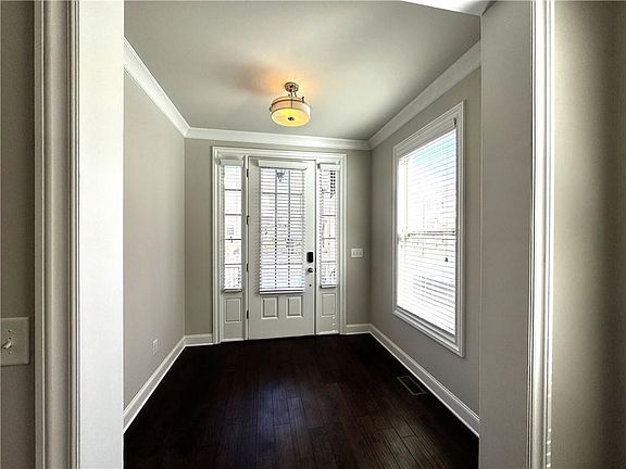 4th image of 4400 Bellview Walk