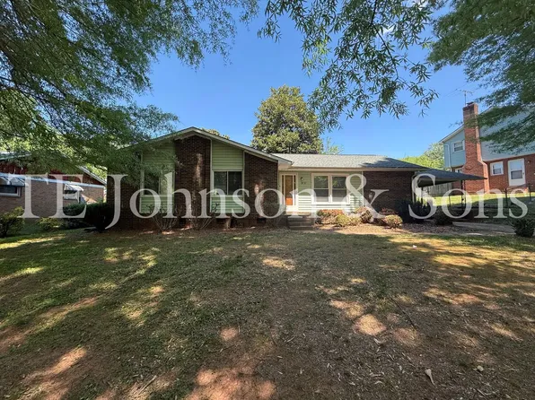 3501 Fieldstone Dr, Winston Salem, NC 27105