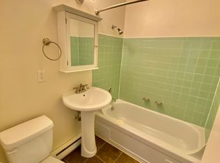 424 19th Ave E #202, Seattle, WA 98112