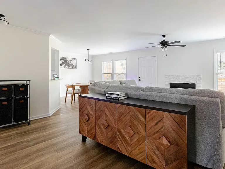 Byron Dr SW — Photo 16