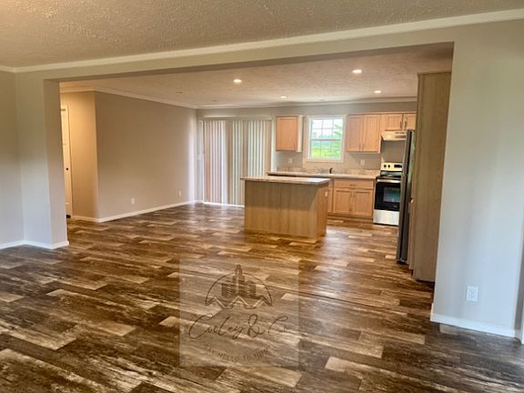 3rd image of 73 Maple Tree Ln