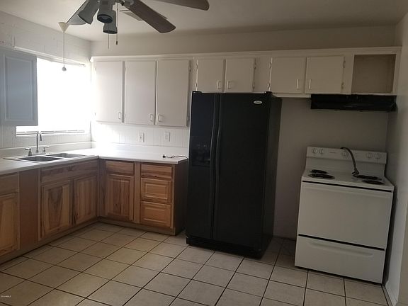 3rd image of 693 W Sonora St