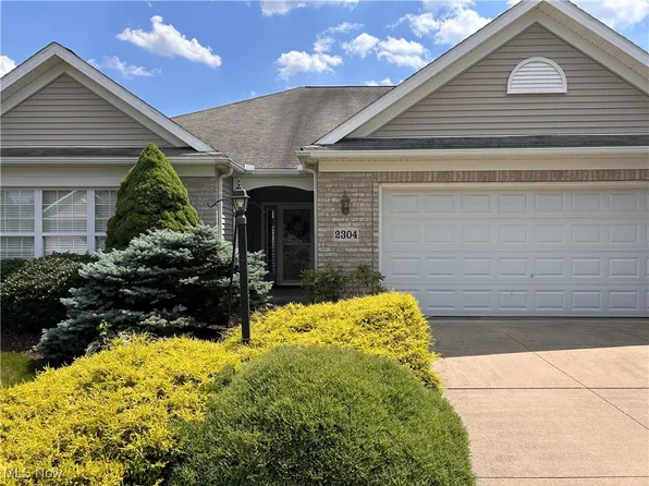 2304 Glenross Dr, Uniontown, OH 44685