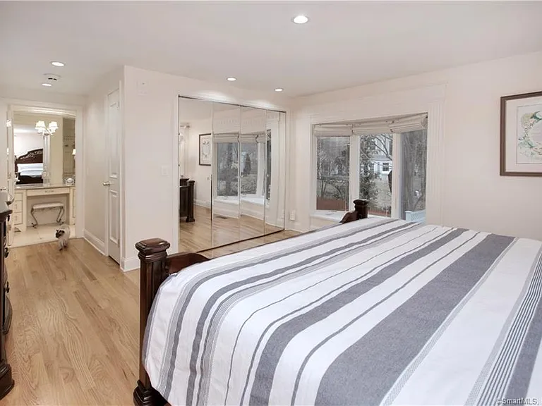 8 Lone Pine Ln — Photo 16
