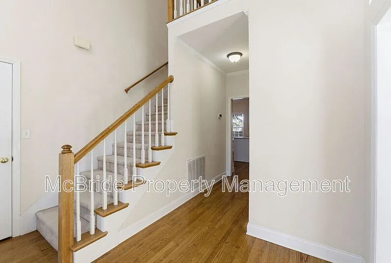 4 bed, 3.0 bath, 2837 sqft, $2,500 — Photo 4