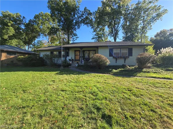 495 Catherine St, Youngstown, OH 44505