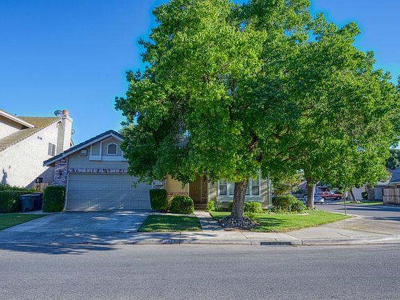 3rd image of 1124 Strawbridge Dr