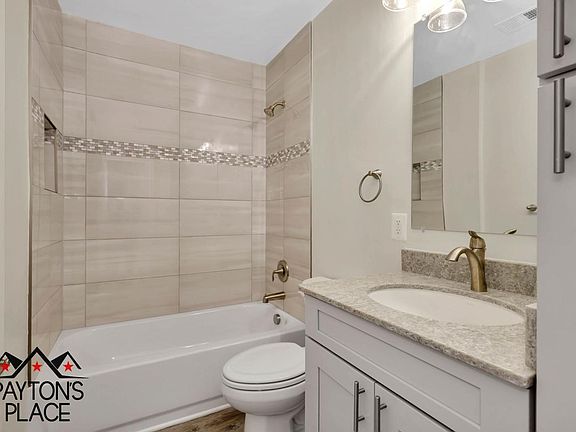 4th image of 332 19th St NE #B