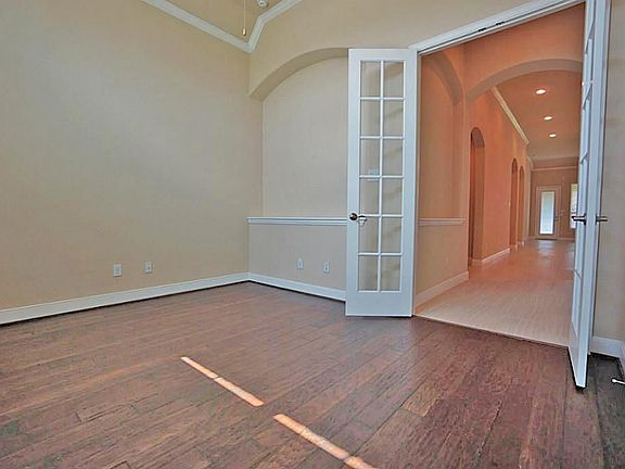 3rd image of 20318 Parker Bend Ln