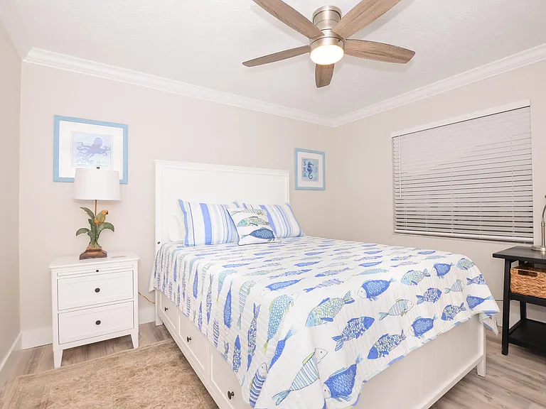 2411 NE Pinecrest Lakes Blvd — Photo 25
