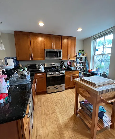 563 N 20th St #B — Photo 2