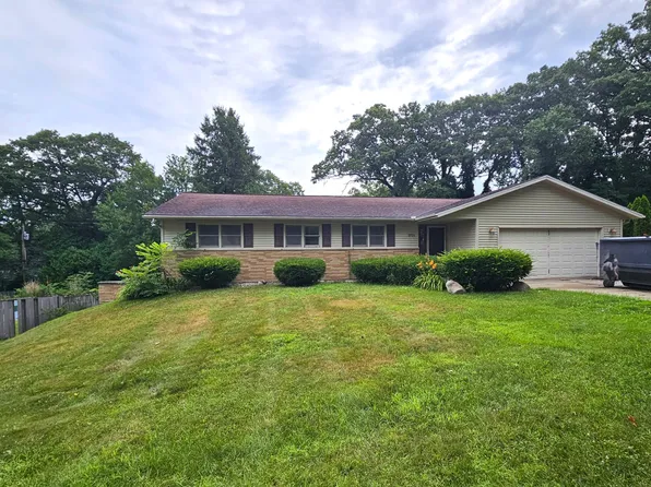 2721 N Jongkind Park Dr, La Porte, IN 46350