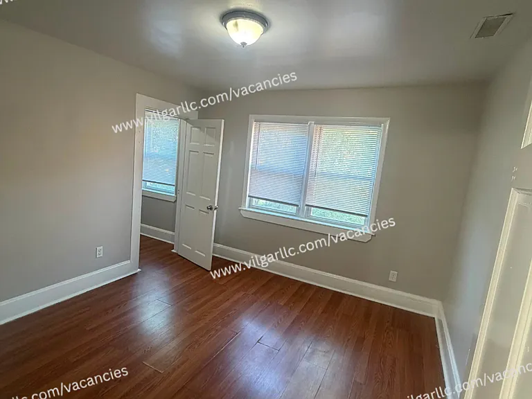 5025 Tod Ave — Photo 11