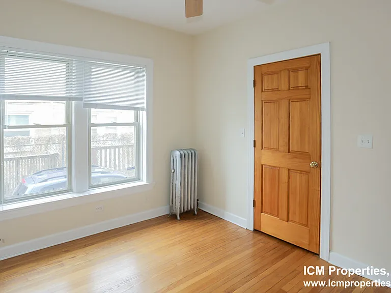 4730 N Winchester Ave #1 — Photo 9