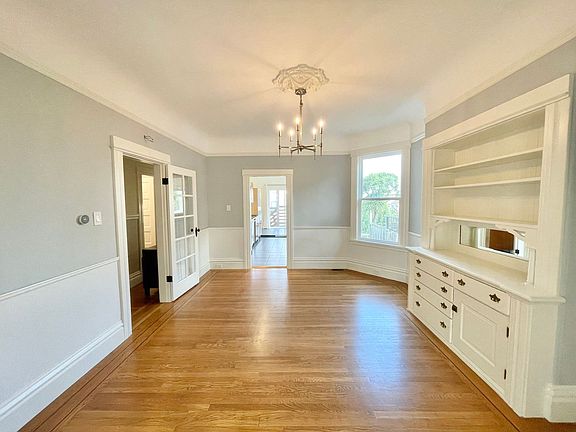 4th image of 472 Clipper St