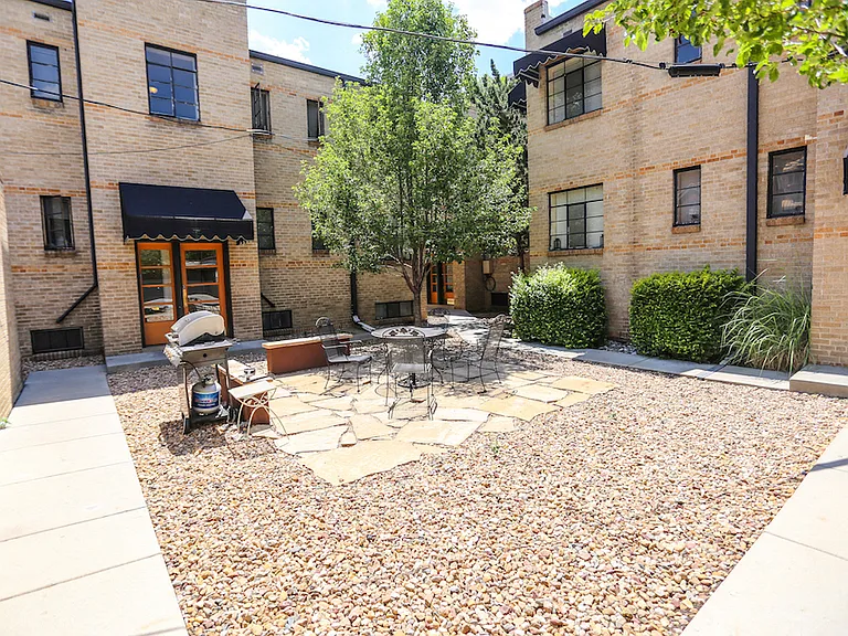 Elegante Apartments — Photo 7