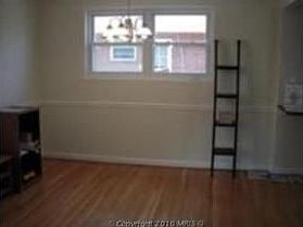 5th image of 4515 Adrian St