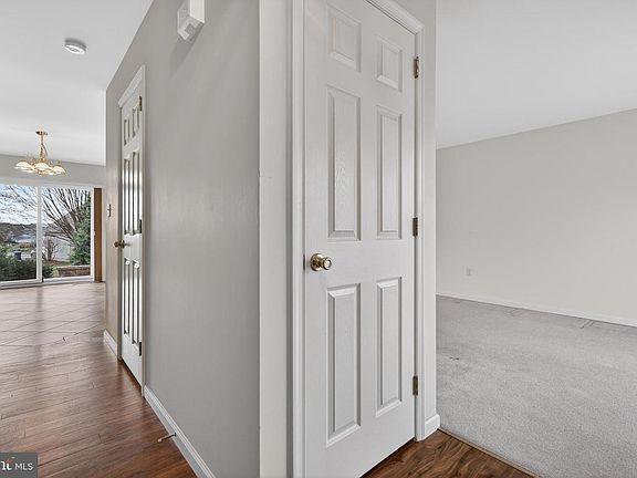 5th image of 3435 Green Leaf Dr