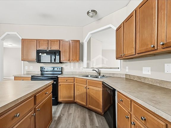 3rd image of 3919 Carolina Cherry Dr