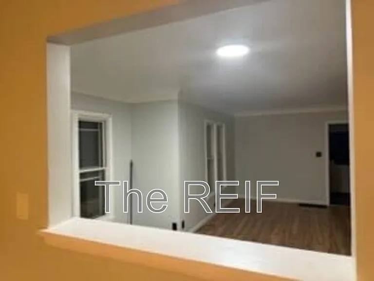 1553 Illinois Ave — Photo 13