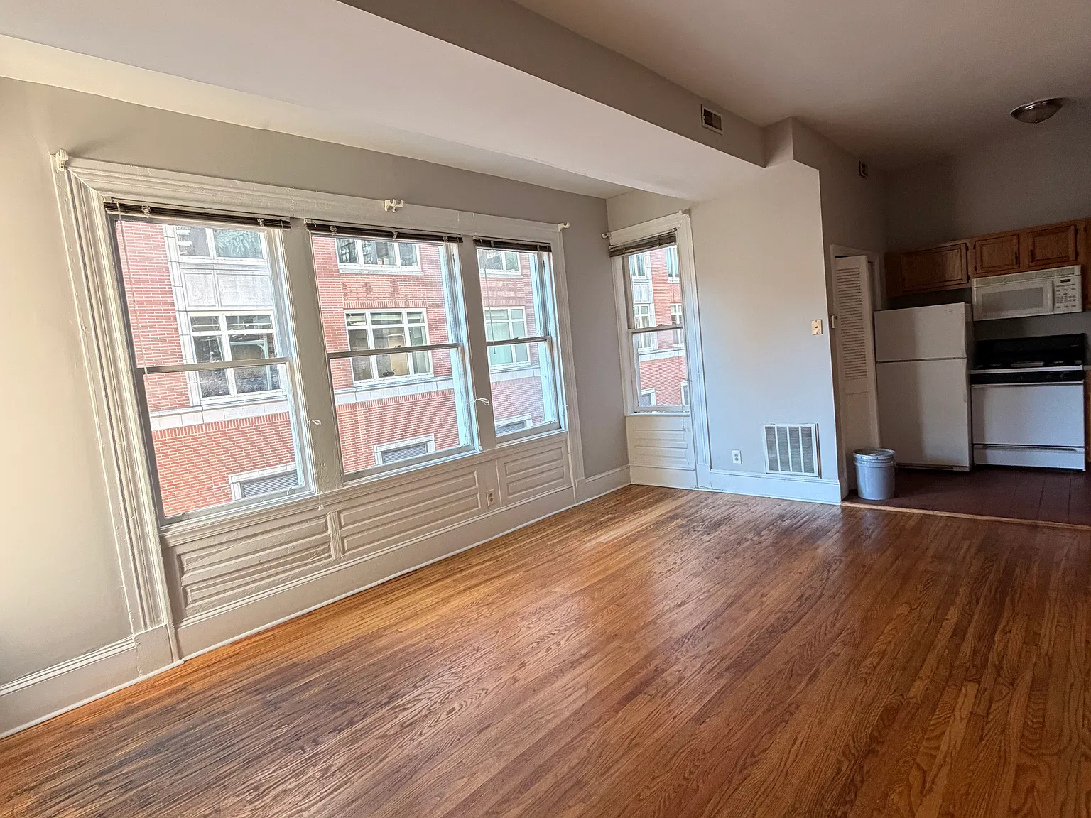 1805 Sansom St — Photo 2