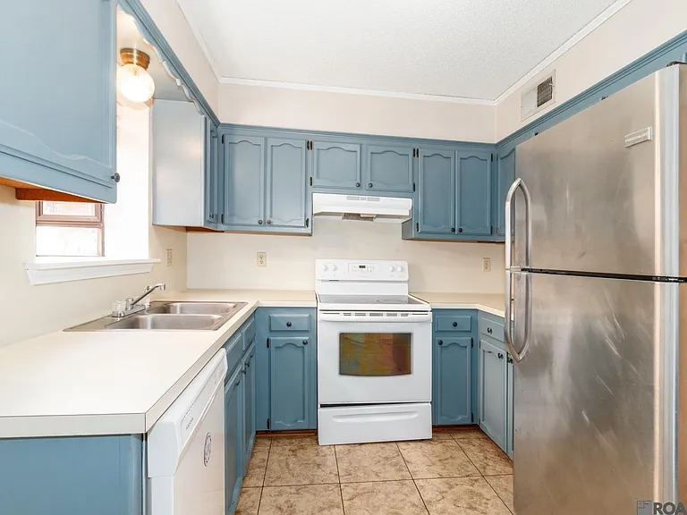 827 E Boyd Dr #C — Photo 7