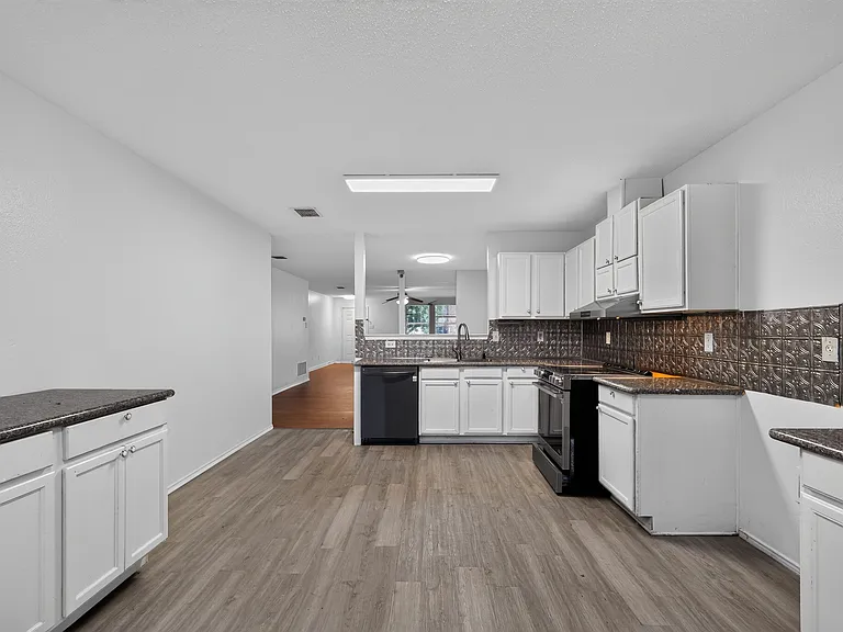 5416 Temecula Rd — Photo 11