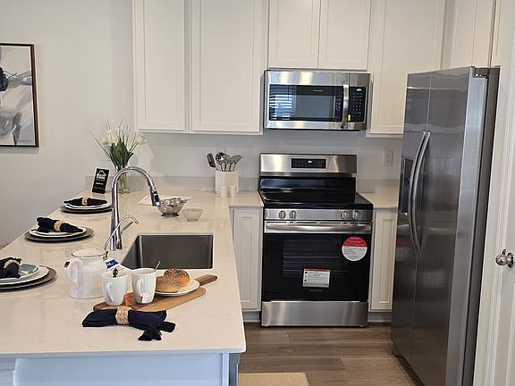 5th image of 6833 Lake Mist Ln