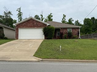 415 S Shady Ln, Benton, AR 72015