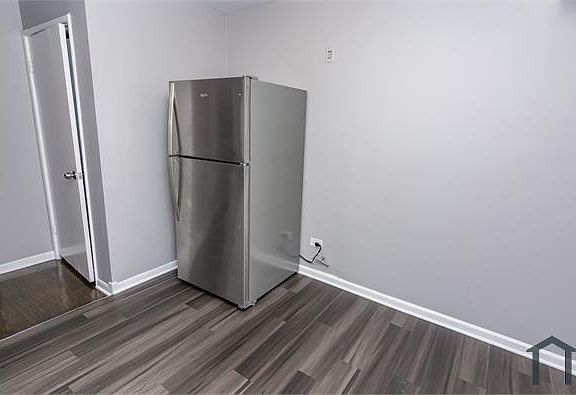 4th image of 8223 S Exchange Ave APT 5