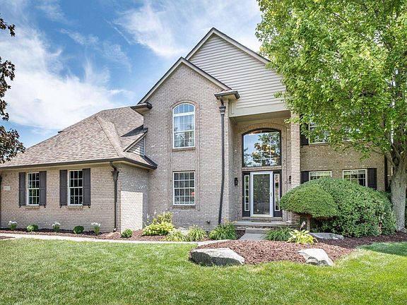 2nd image of 19573 Tanglewood Cir