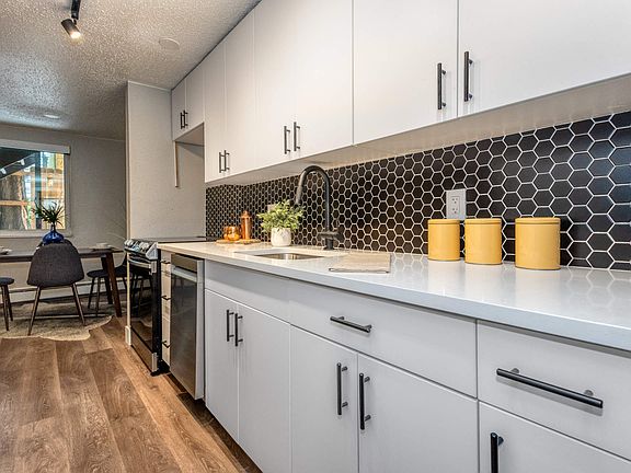 5th image of 1341 N Cook St #306