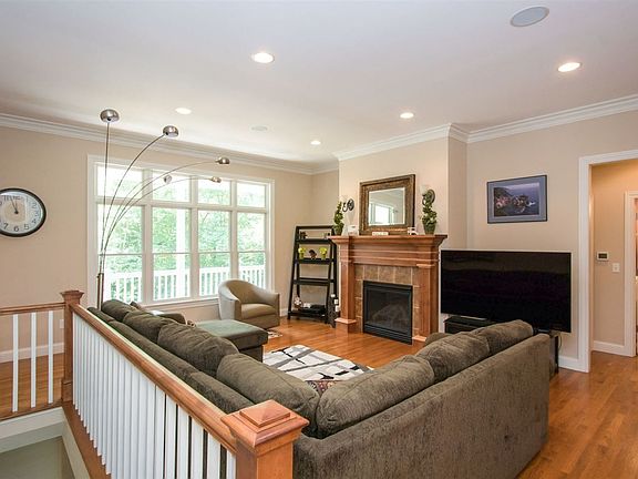 3rd image of 4645 Timberland Ct NE
