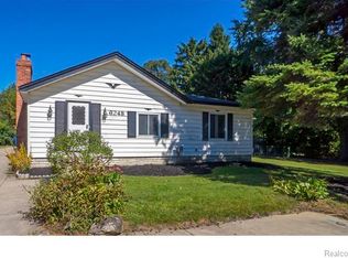 6248 Rowley Blvd, Waterford, MI 48329