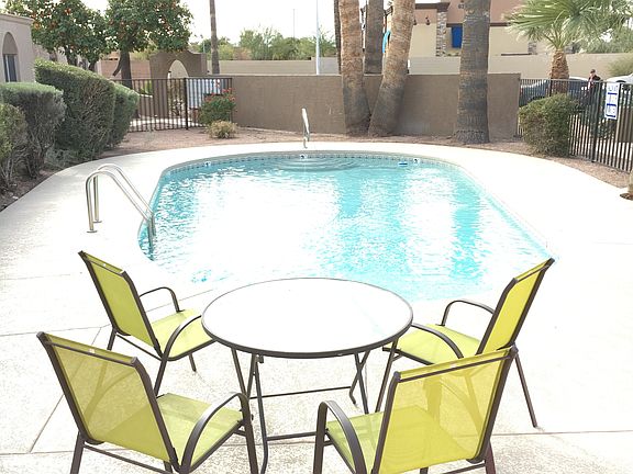 3rd image of 534 E Huntington Dr APT 18