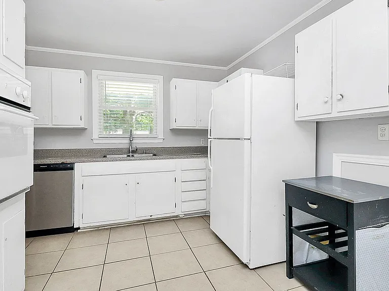 228 Seneca Pl — Photo 11