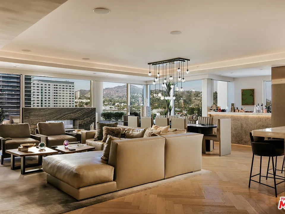 6250 Hollywood Blvd #14A