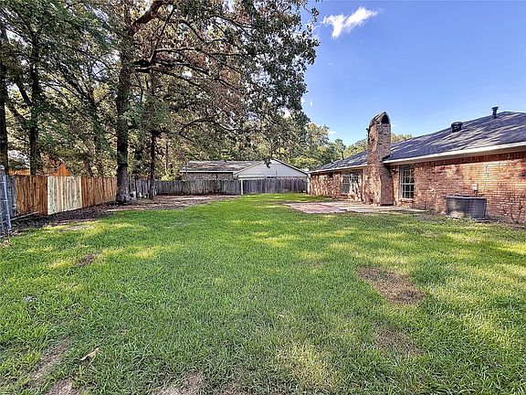 4th image of 904 Whispering Lake Dr