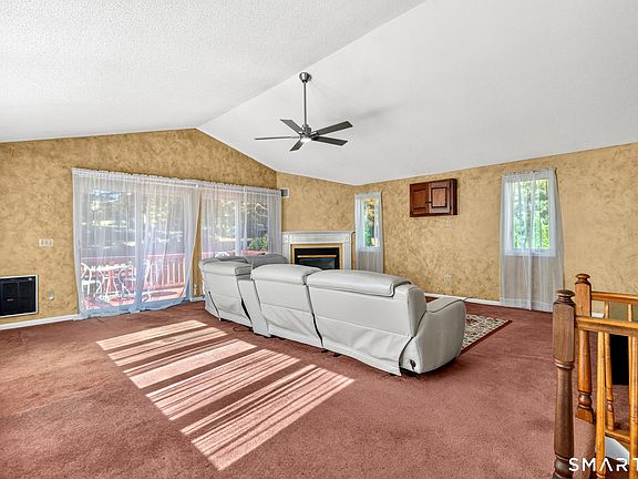 4th image of 1355 Poquonock Avenue