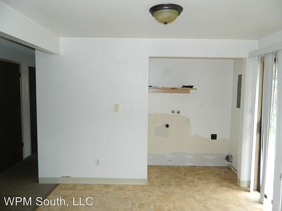 5th image of 16011 Park Ave S #A