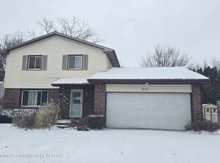 3116 Colchester Rd, Lansing, MI 48906