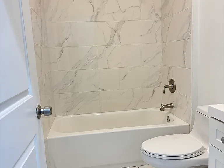 3857 N Broad St #3 — Photo 12