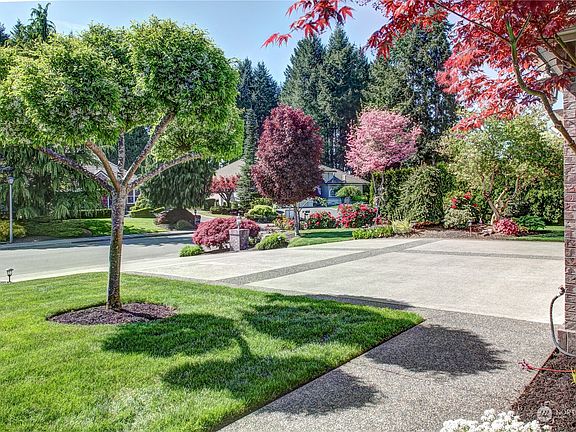 5th image of 6414 Troon Lane SE