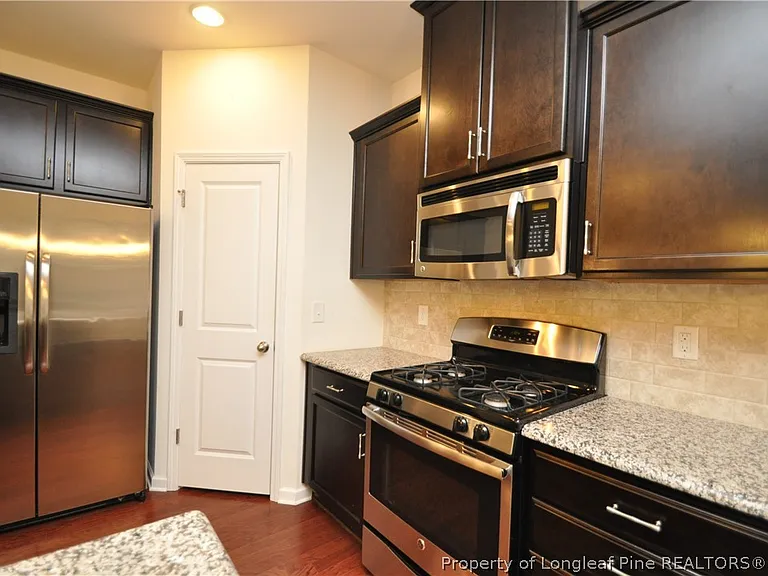643 Briarcliff St — Photo 12
