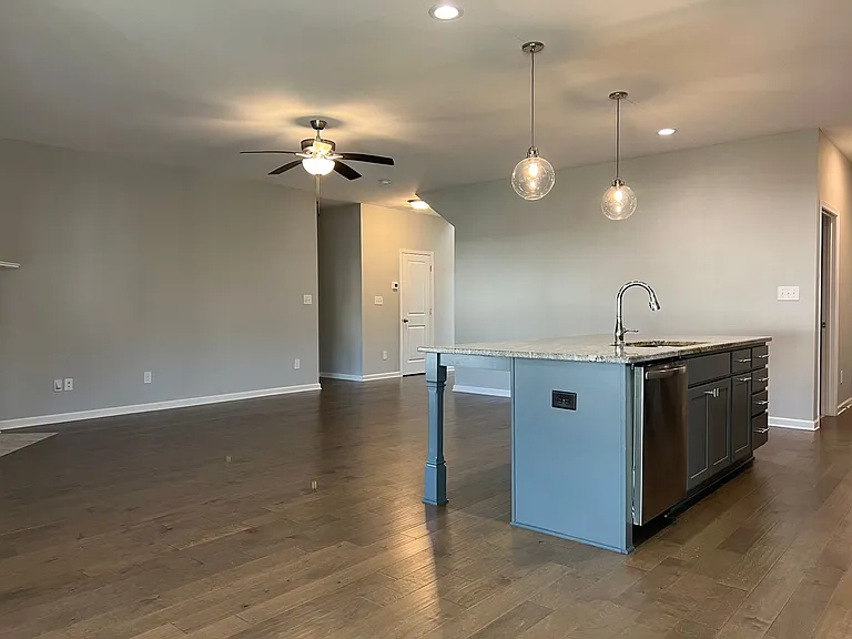 401 Tivoli Way — Photo 6
